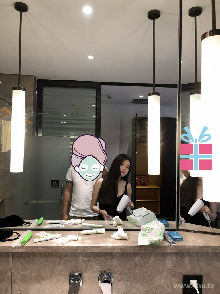 520陪武汉妹子ZARA买衣服,送礼物,妹子全程配合拍大片2